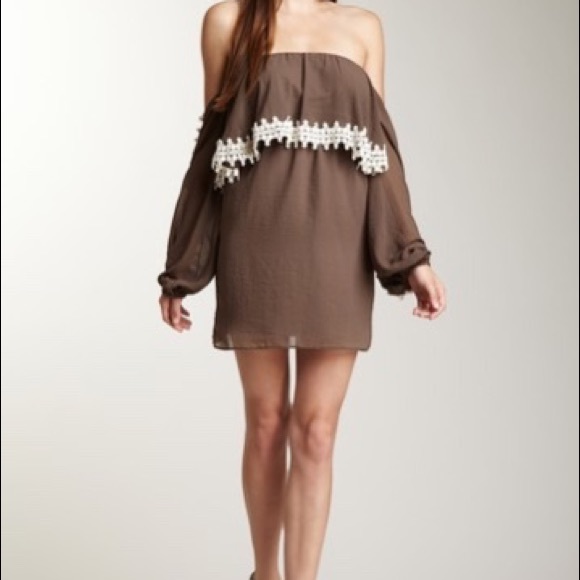 Judith March Dresses & Skirts - (LIKE NEW) Off Shoulder Crochet Trim Dress